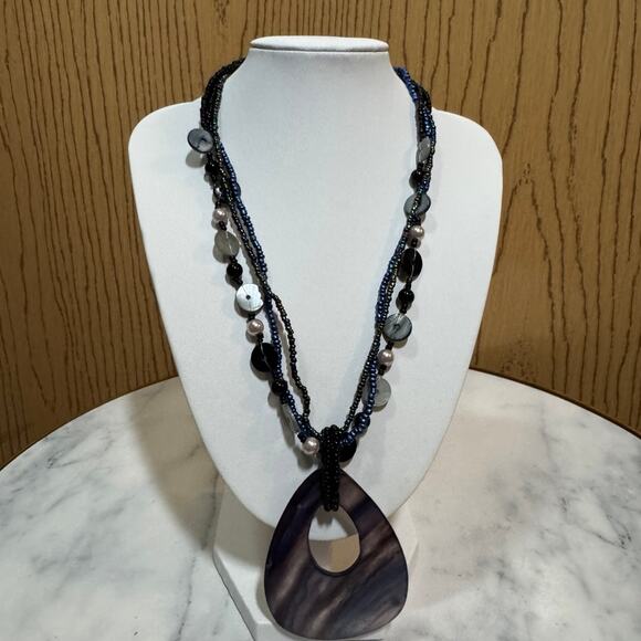 Jewelry - Statement necklace beaded